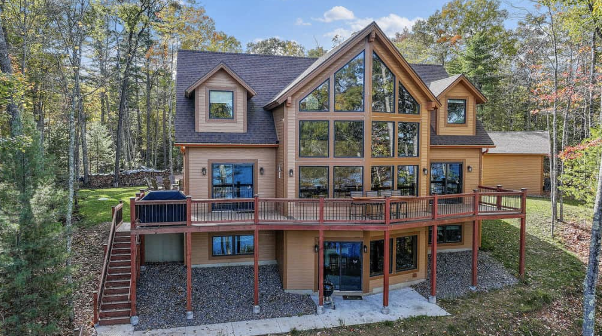 Eagles Bluff - 6 Bedroom Lakefront Cabin